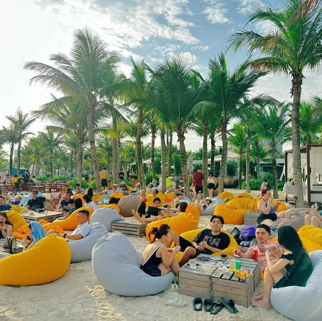 Chill-Beach-Bar-Beach-Chairs