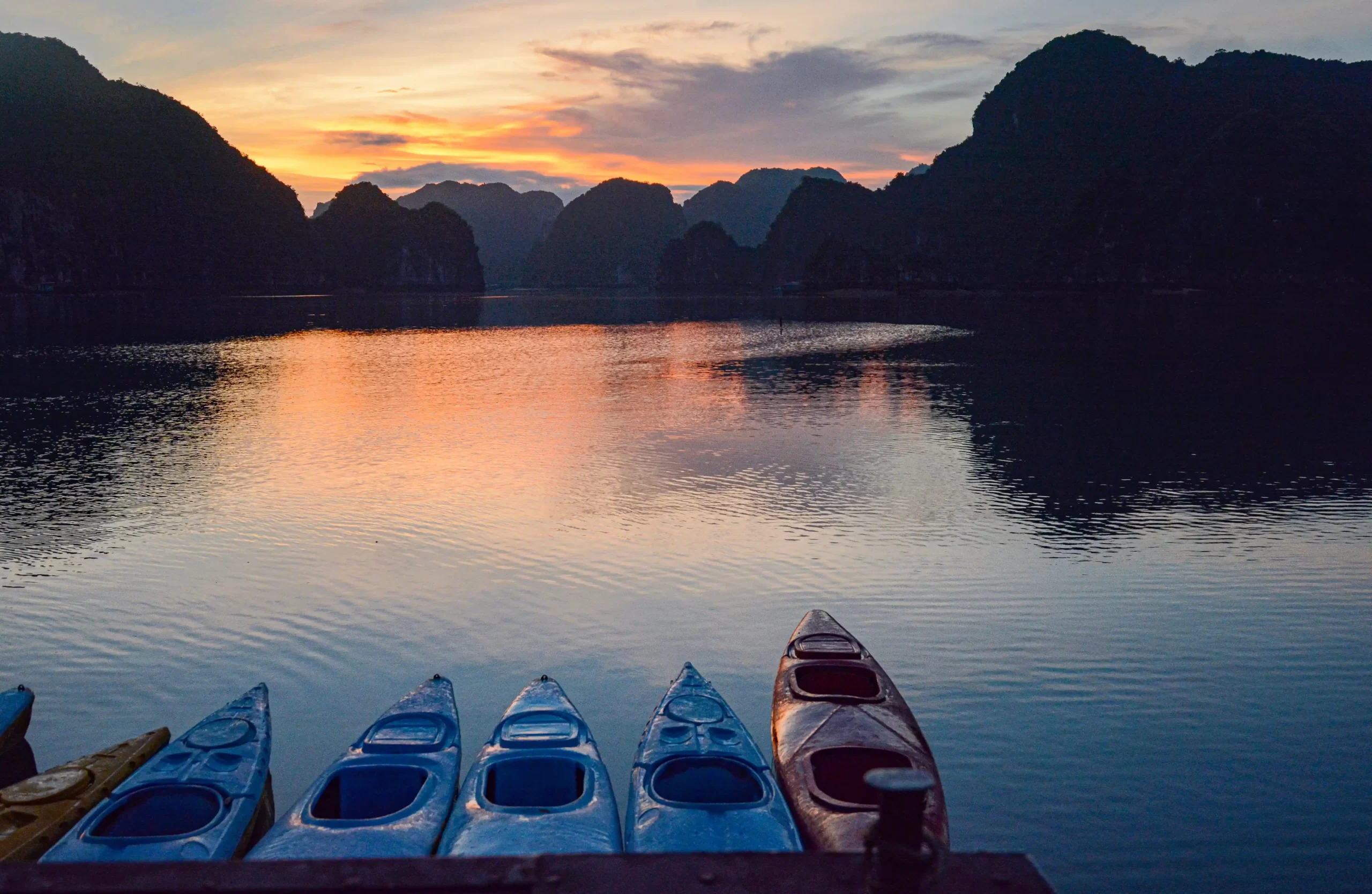 Kayaks-On-The-Bay-Vietnam