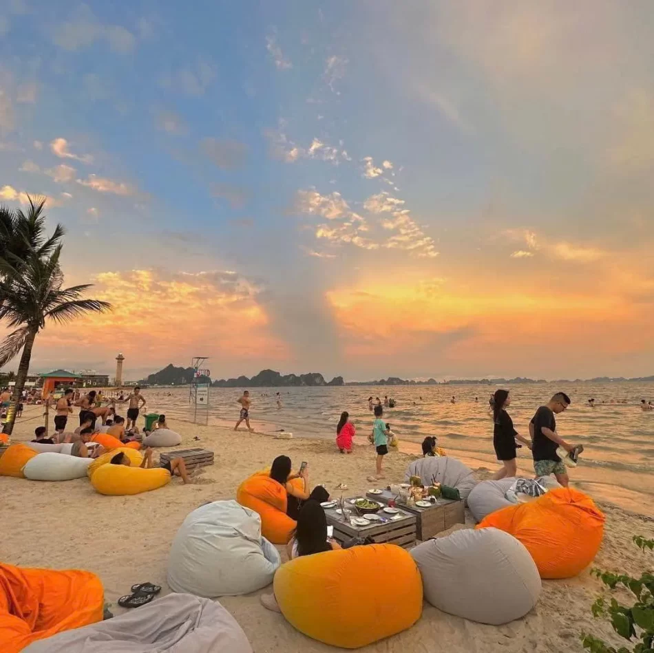 Best Beach Bars in Halong Bay